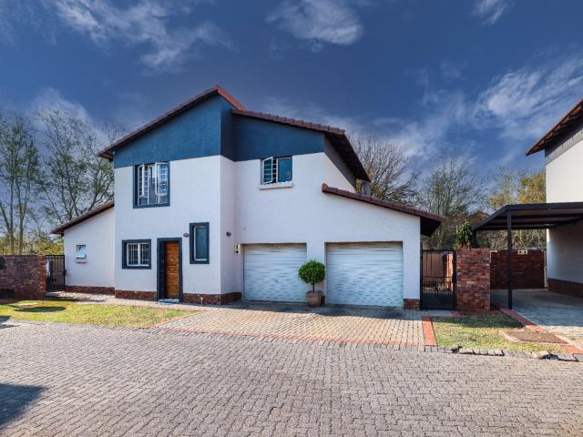 3 Bedroom House For Sale in Oukraal Estate