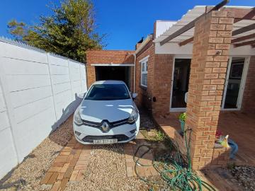 3 Bedroom House For Sale in Lotus River
