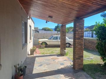 3 Bedroom House For Sale in Lotus River