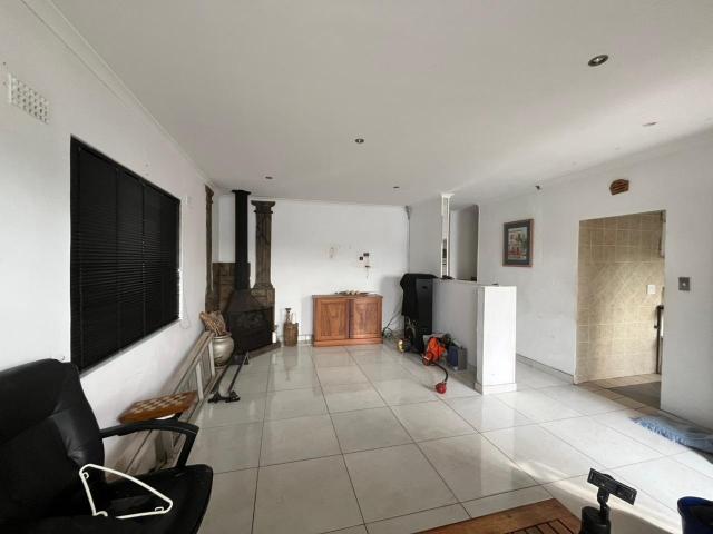 3 Bedroom House For Sale in Lotus River