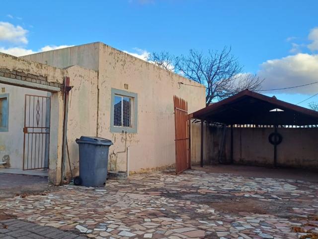 3 Bedroom House For Sale in Lower Finsbury