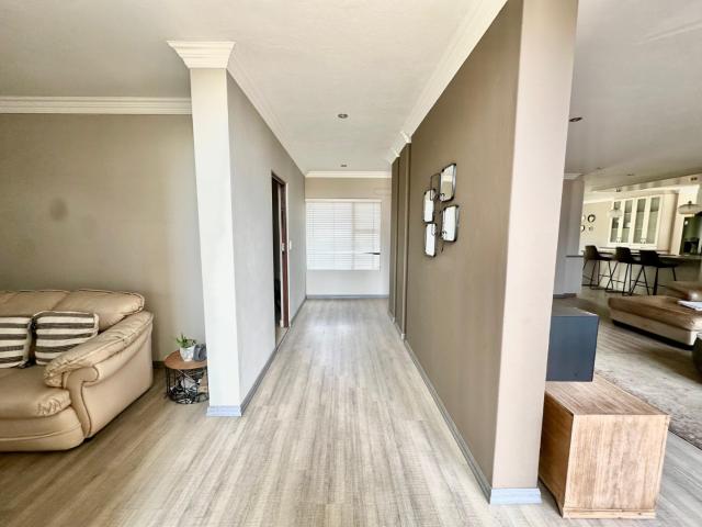 3 Bedroom House For Sale in Lombardy Estate