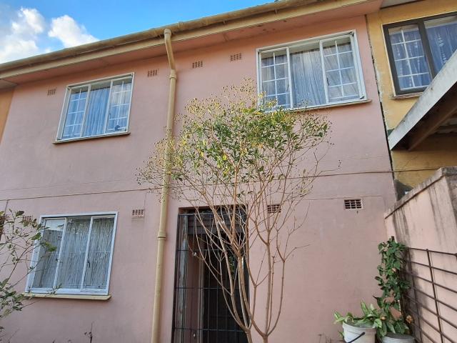 3 Bedroom House For Sale in Longcroft