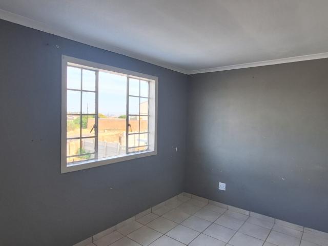 3 Bedroom House For Sale in Longcroft
