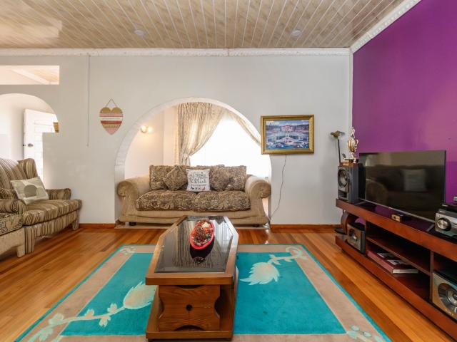 3 Bedroom House For Sale in Lorraine