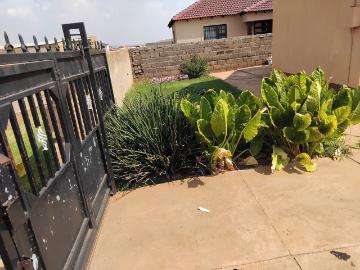 3 Bedroom House For Sale in Lakeside
