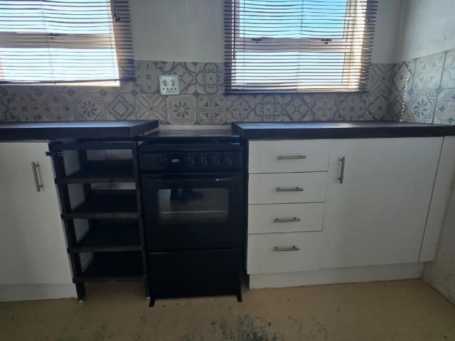 3 Bedroom House For Sale in Lampiesbaai