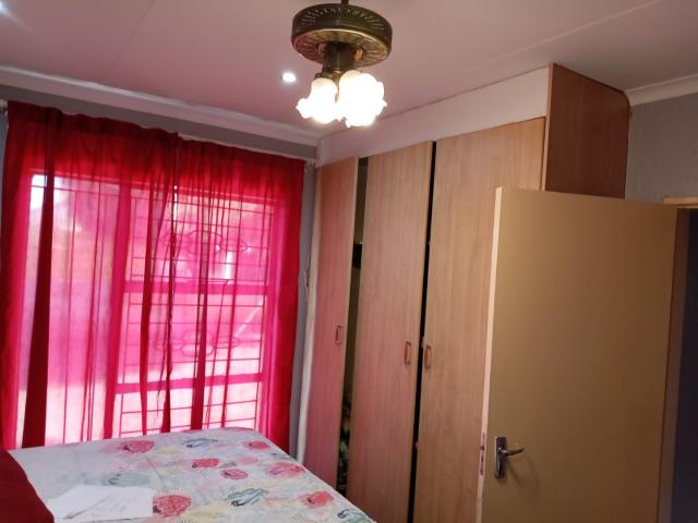 3 Bedroom House For Sale in Lethlabile