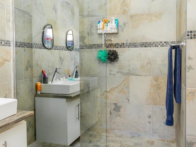 3 Bedroom House For Sale in Levallia