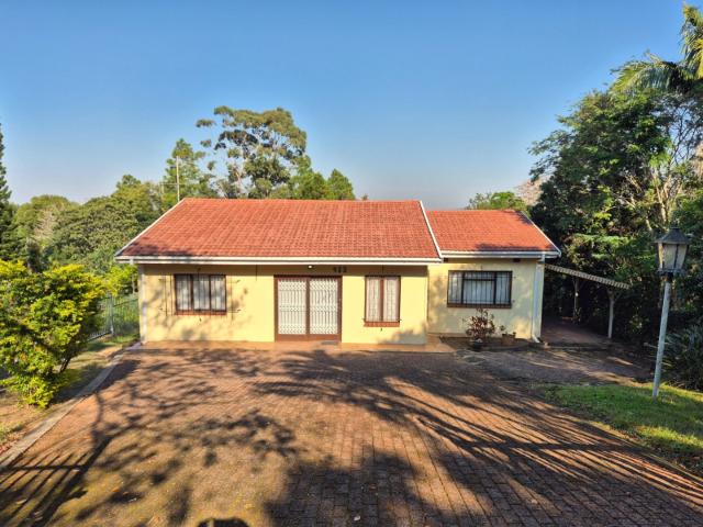 3 Bedroom House For Sale in Leisure Bay