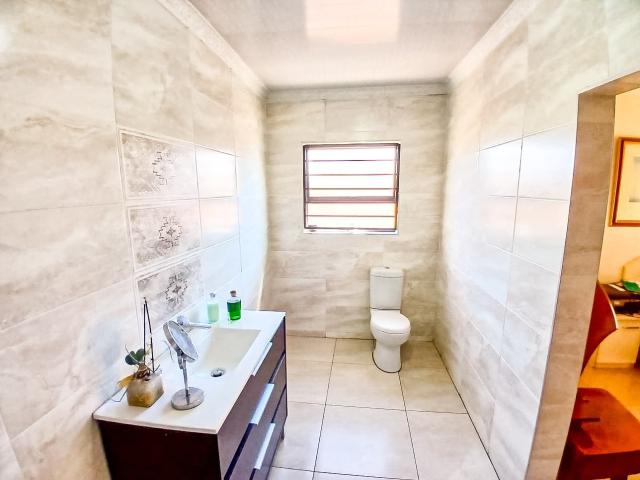 3 Bedroom House For Sale in Lenasia Ext 11