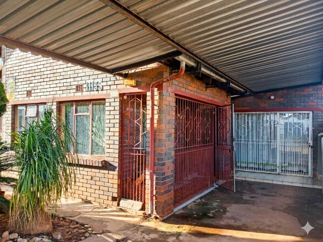 3 Bedroom House For Sale in Lenasia Ext 13