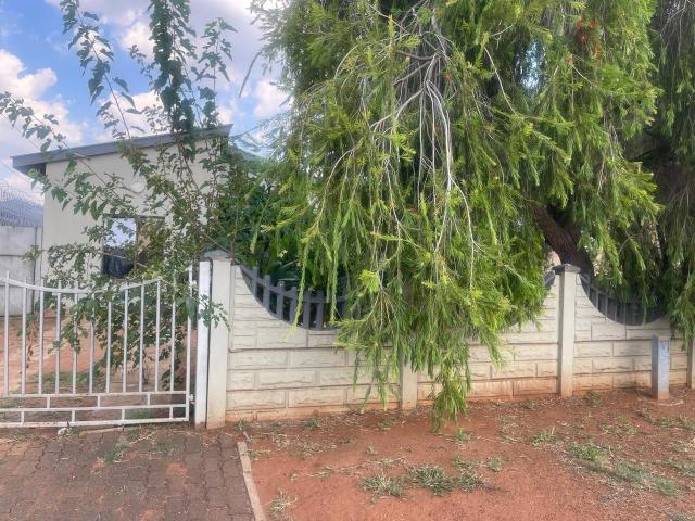 3 Bedroom House For Sale in Lenasia Ext 5