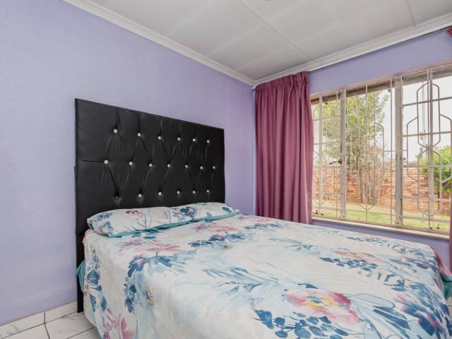 3 Bedroom House For Sale in Lenasia South