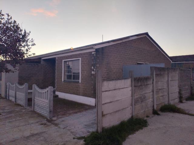 3 Bedroom House For Sale in Lentegeur
