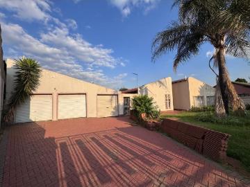 3 Bedroom House For Sale in Leondale