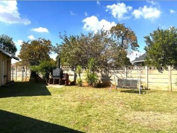 3 Bedroom House For Sale in Leondale