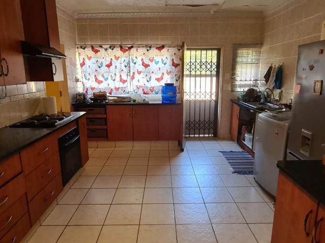 3 Bedroom House For Sale in Lephalale