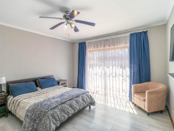 3 Bedroom House For Sale in Linden