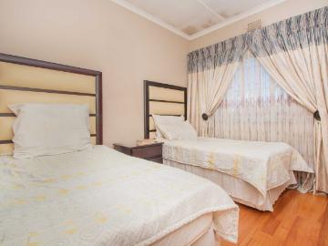 3 Bedroom House For Sale in Lindhaven