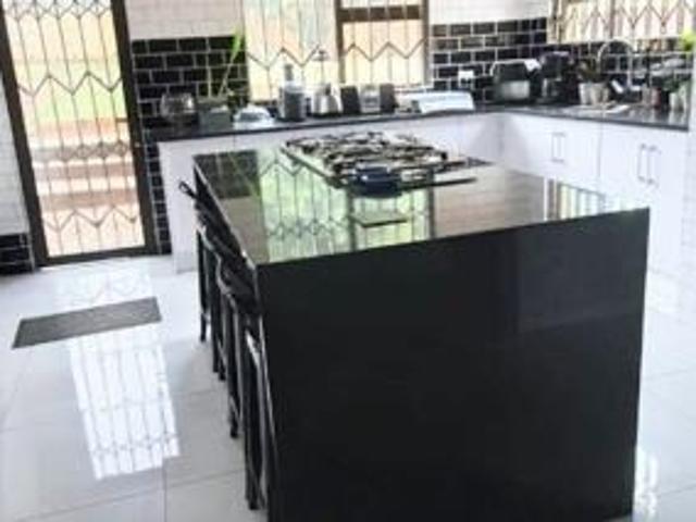 3 Bedroom House For Sale in Linmeyer
