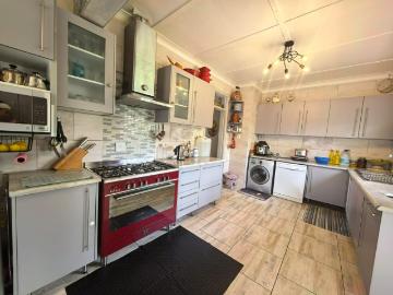 3 Bedroom House For Sale in Linmeyer