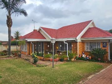 3 Bedroom House For Sale in Linmeyer