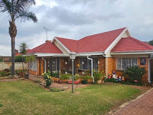 3 Bedroom House For Sale in Linmeyer