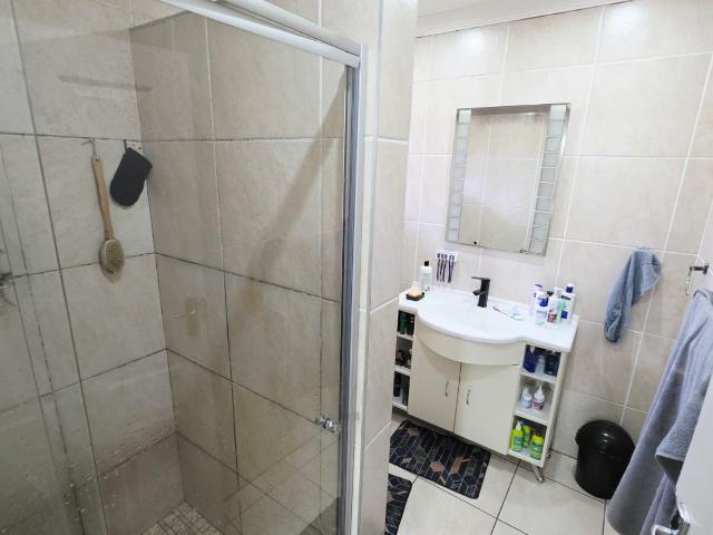 3 Bedroom House For Sale in Linmeyer