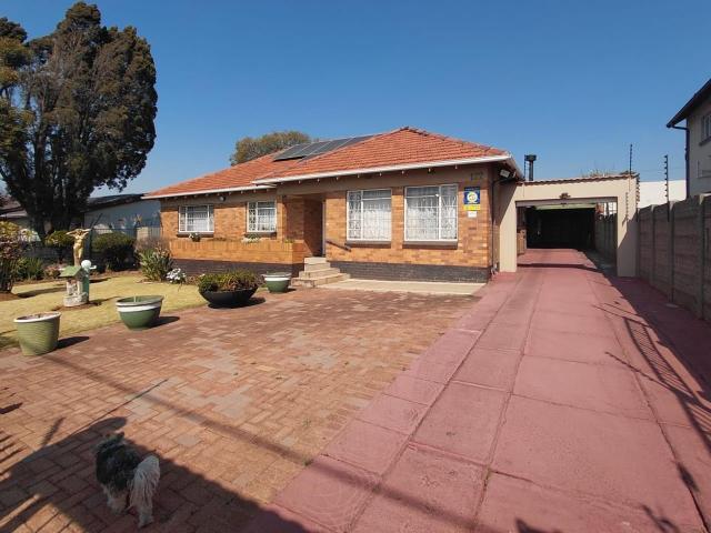 3 Bedroom House For Sale in Linmeyer