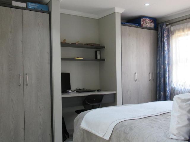 3 Bedroom House For Sale in Lion Pride
