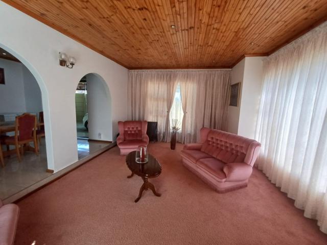 3 Bedroom House For Sale in Mountain View