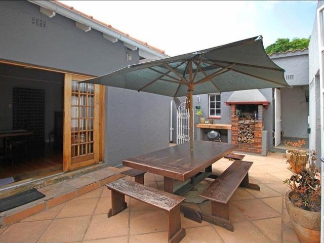 3 Bedroom House For Sale in Mountain View