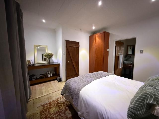 3 Bedroom House For Sale in Model Park