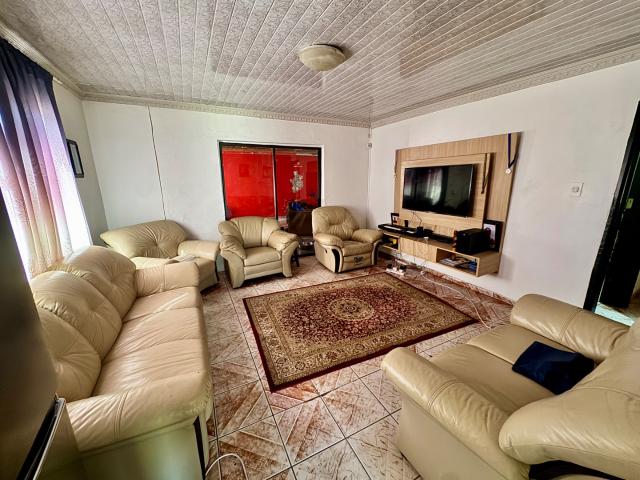 3 Bedroom House For Sale in Moffat View
