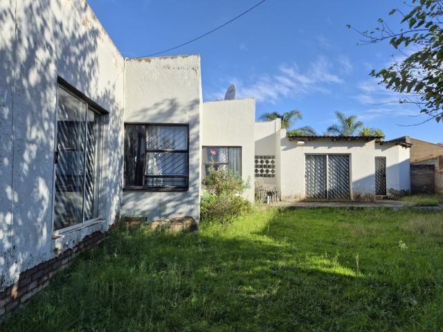 3 Bedroom House For Sale in Mondeor