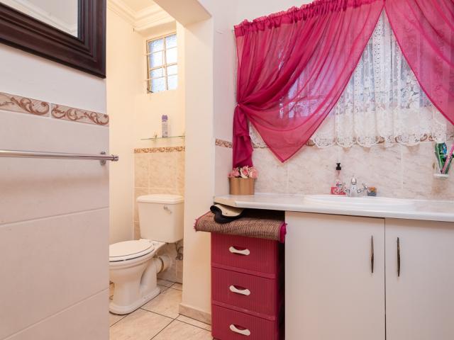 3 Bedroom House For Sale in Mondeor