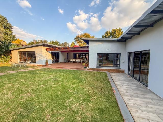 3 Bedroom House For Sale in Monument Park
