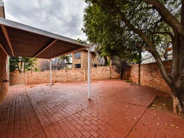 3 Bedroom House For Sale in Moreleta Park
