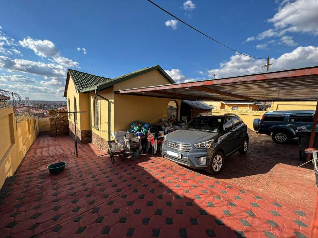 3 Bedroom House For Sale in Morula View