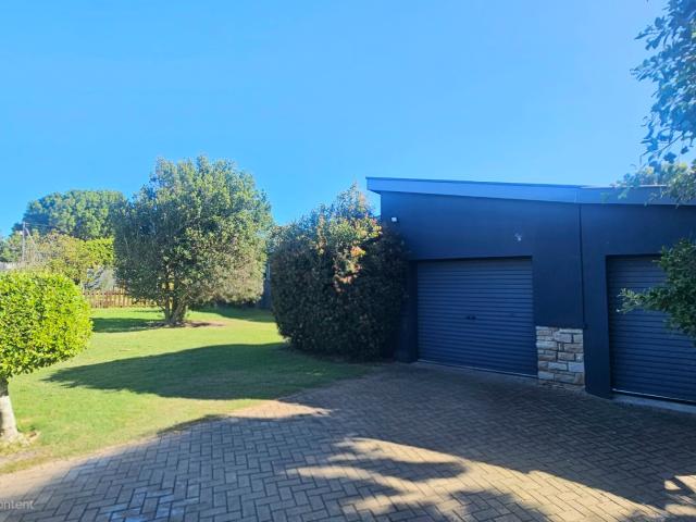 3 Bedroom House For Sale in Mossel Bay Central