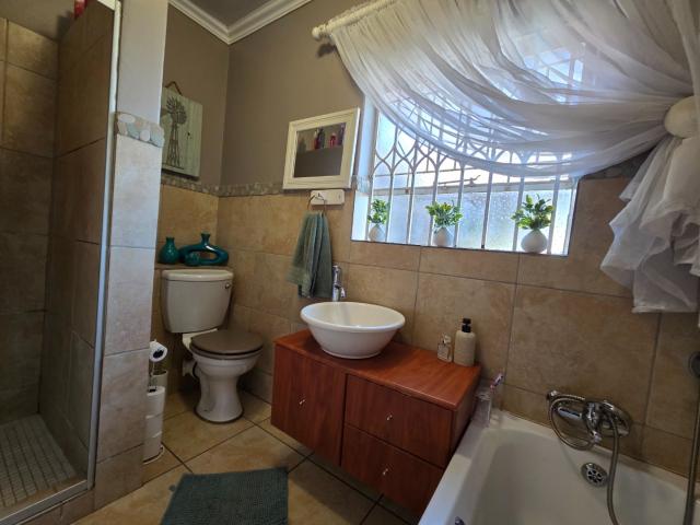 3 Bedroom House For Sale in Mayberry Park