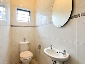 3 Bedroom House For Sale in Mayfair West