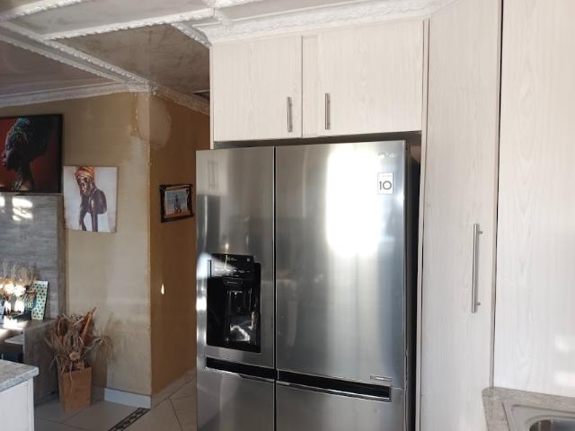 3 Bedroom House For Sale in Mabopane
