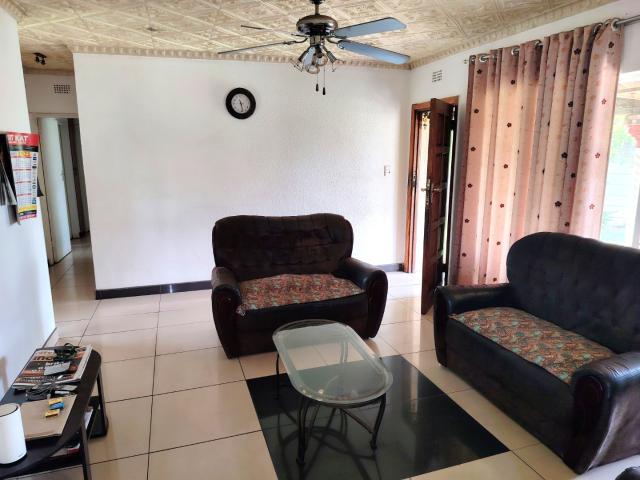 3 Bedroom House For Sale in Mackenzie Park