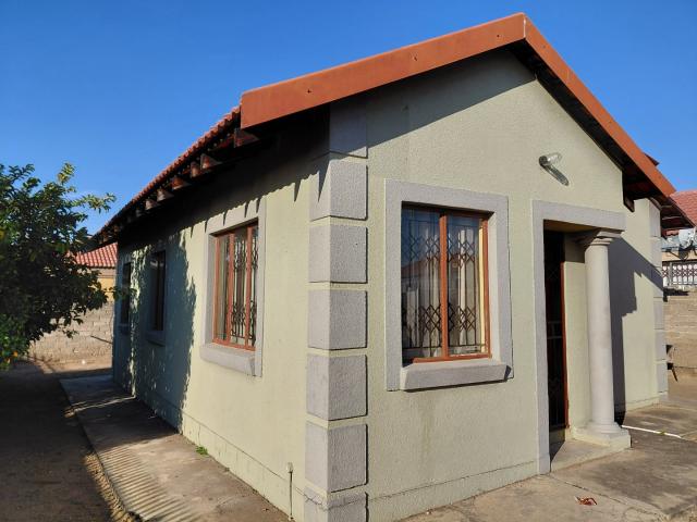 3 Bedroom House For Sale in Mahlako A Phahla Gardens