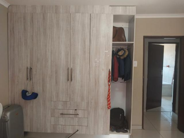 3 Bedroom House For Sale in Mahlasedi Park