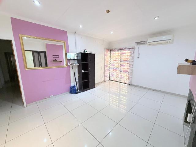 3 Bedroom House For Sale in Manzil Park