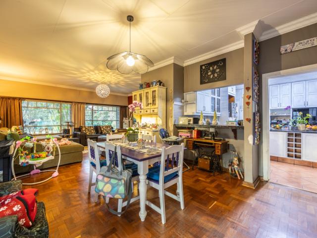 3 Bedroom House For Sale in Menlo Park
