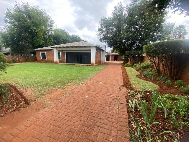 3 Bedroom House For Sale in Middelburg Central